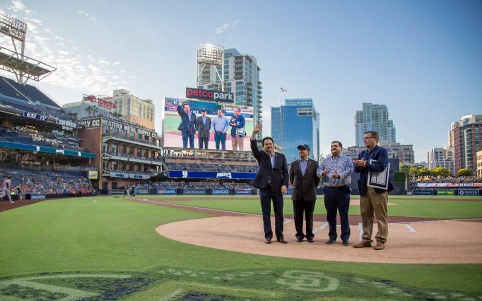 Reconocen al talento de los Padres de San Diego - El Sol de