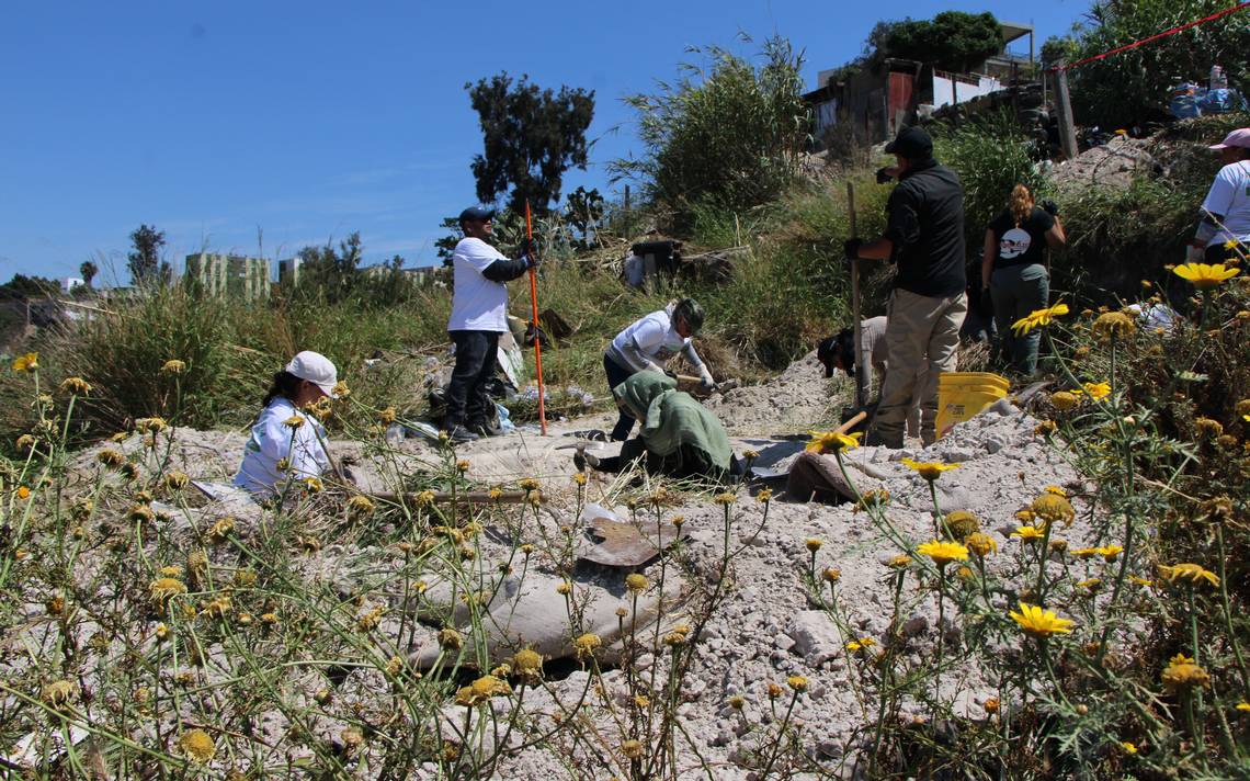 Suman 9 Osamentas Y 2 Cráneos En Fosa Clandestina En Tijuana - La Voz ...