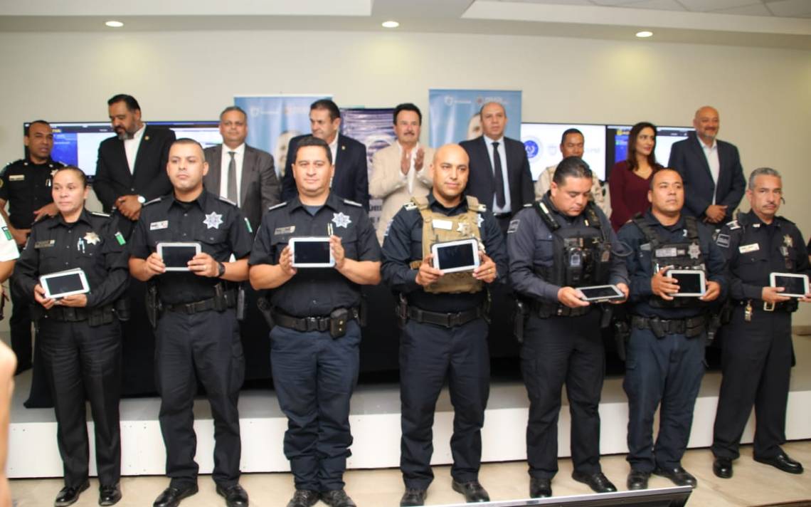 Entregan tabletas electrónicas a policías municipales - El Sol de ...