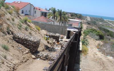 Demoleran Casas Pegadas Al Muro Noticias Locales Policiacas Sobre Mexico Y El Mundo El Sol De Tijuana Baja California