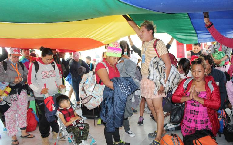 Video Vecinos de Tijuana rechazan a comunidad LGBT de la caravana